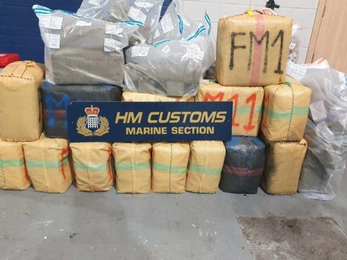 HM Customs seize 825 kilos of cannabis resin